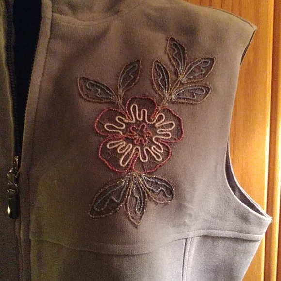 COPY - 2 piece outfit! NWOT! - Picture 3 of 8